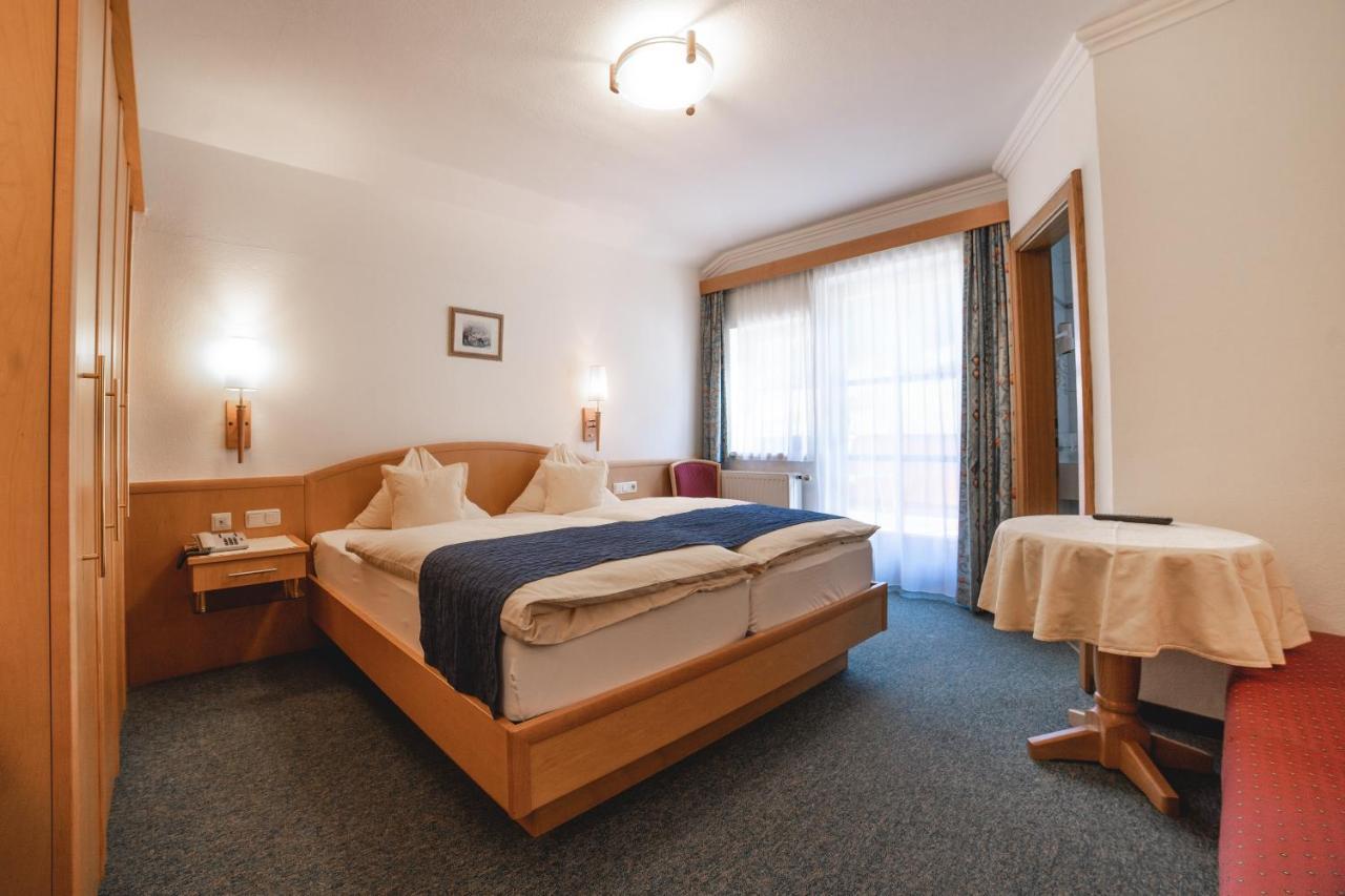 Hotel Landhaus Neumayr 格罗萨尔 外观 照片