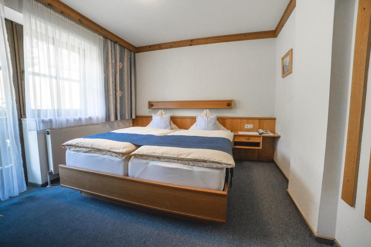 Hotel Landhaus Neumayr 格罗萨尔 外观 照片